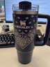 STANLEY巨無霸吸管杯 不銹鋼保溫杯吸管杯高顏值保冷保溫水杯七夕禮物 【限量發(fā)售】深藍佩斯利- 887ml 曬單實拍圖
