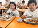 京東京造 飯盒 上班族316L不銹鋼餐盒小學(xué)生可微波爐2L 配筷勺+保溫袋 曬單實(shí)拍圖
