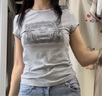 fano studios范洛Fano 設計感蕾絲圖案印花浪漫曲牙花邊短袖女t恤2025夏季新款 淺花灰 現貨 M 曬單實(shí)拍圖