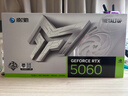 影馳GeForce RTX 5060 DLSS 4 三角洲行動(dòng)游戲臺式機電腦獨立顯卡 RTX5060 金屬大師 白金版V2 OC 曬單實(shí)拍圖