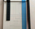 道頓 DOCON DC-8101 A4幅面多功能手動(dòng)小型切紙刀相片 名片 封皮紙 照片鋼質(zhì)加厚手動(dòng)切紙機裁紙機 曬單實(shí)拍圖