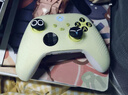 微軟（Microsoft）Xbox無(wú)線(xiàn)游戲手柄 無(wú)線(xiàn)控制器 冰雪白 藍牙適配Xbox/PC/平板/手機 Steam促銷(xiāo)黑神話(huà)悟空 絲之歌 曬單實(shí)拍圖