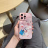 英凱倫蘋(píng)果16promax手機殼新款卡通潮牌全包鏡頭親膚iPhone15plus創(chuàng  )意硅膠帶可斜跨掛繩個(gè)性可愛(ài)女保護套 【親膚液態(tài)砂粉色】粉帽購物兔 iPhone 16 Plus 曬單實(shí)拍圖