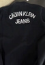 Calvin KleinJeans25秋季新款男士休閑學(xué)院ck字母提花紐扣V領(lǐng)針織開衫4RD389G UB1-太空黑 M 曬單實拍圖