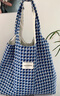 星昔藍色系涂層格紋帆布包文藝女生斜挎包大容量學(xué)生單肩托特包ins 藍格系涂層單肩包 曬單實(shí)拍圖