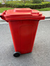 森瑟 垃圾桶大號240升戶(hù)外商用環(huán)衛帶蓋帶輪大容量室外物業(yè)酒店廚房工業(yè)分類(lèi)翻蓋塑料桶 紅色（小人標）環(huán)衛掛車(chē)款 曬單實(shí)拍圖