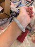老鳳祥天山翠玉手鐲女士玉鐲子飾品七夕情人節(jié)媽媽生日禮物女友老婆 【中翠經(jīng)典】飄花顏色數(shù)量適中 58圈口105-115斤 曬單實(shí)拍圖