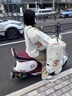 浪漫美西電動(dòng)車(chē)擋風(fēng)被冬季全包斗篷式加絨加厚電瓶摩托車(chē)防風(fēng)防水罩24新款 四季款【全包雙面防水+收納扣】 曬單實(shí)拍圖