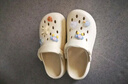 名創(chuàng)優(yōu)品（MINISO）洞洞鞋男女夏季外穿涼鞋防滑厚底踩屎感包頭涼拖鞋 卡其+海洋星星 曬單實(shí)拍圖