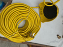 公牛電動(dòng)摩托車(chē)充電延長(cháng)線(xiàn)插排室外插座電瓶車(chē)戶(hù)外電源線(xiàn)防水加長(cháng)拖線(xiàn)板超長(cháng)插線(xiàn)板家用排插電插板 防雨淋套裝30米（適合9-10樓使用） 曬單實(shí)拍圖
