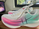 特步360X2.0競訓跑鞋男女碳板入門(mén)鞋軟彈緩震穩定推進(jìn)舒適透氣運動(dòng)鞋 經(jīng)典白/熒光數碼粉/天水碧【女】 37 曬單實(shí)拍圖
