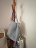 塔馳密司法國設計師款編織水桶包女夏季新款大容量單肩斜挎包潮 霧灰色 曬單實(shí)拍圖