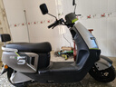 綠源電動(dòng)摩托車旋風(fēng)【續(xù)航100km-6塊鉛酸電池-1200W電機(jī)】液壓減震29L大容量座桶 液冷電機(jī)質(zhì)保十年 灰 曬單實(shí)拍圖