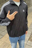 adidas休閑簡約三條紋梭織立領(lǐng)夾克外套男裝阿迪達斯官方三葉草   黑色 (偏小，推薦買大1碼)   M 曬單實拍圖