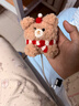 鑒百伊 airpodspro3代保護套毛絨Airpods3代保護殼蘋(píng)果無(wú)線(xiàn)藍牙耳機套airpods4代硅膠軟殼可愛(ài)卡通 【毛絨款 紅色圍巾小熊】軟殼 蘋(píng)果 AirPods Pro2（第二代） 曬單實(shí)拍圖
