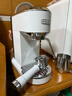 德龍（Delonghi）咖啡機 意式家用半自動(dòng)15Bar泵壓冷萃咖啡 軟觸屏手動(dòng)奶泡自動(dòng)停流小巧金屬機身 吉拉朵系列 EC890 .W氧氣白 即時(shí)加熱 自動(dòng)關(guān)機 專(zhuān)業(yè)蒸汽細桿拉花 曬單實(shí)拍圖