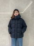 波司登（BOSIDENG）25新款羽絨服女短款90絨泡芙時(shí)尚百搭冬季厚款保暖外套B250243104 幻夜黑-自然光8633 M 165/88A 體重約125-140斤 曬單實(shí)拍圖