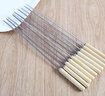 KIQUNE不銹鋼燒烤簽扁簽戶(hù)外羊肉串烤肉簽子鋼簽鐵簽圓簽全套工具燒烤針 木柄(圓)長(cháng)35cm【100支】 曬單實(shí)拍圖