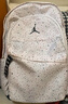Jordan耐克AJ雙肩包 Nike滿(mǎn)天星書(shū)包男女童大學(xué)生背包電腦包 白色/黑色 曬單實(shí)拍圖