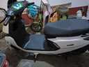 大隆鷹豪2025新款電動(dòng)摩托車(chē)M95電動(dòng)車(chē)72V超長(cháng)續航代步車(chē)男女士電瓶車(chē)前后碟剎兩輪長(cháng)跑王電摩高速踏板車(chē) 朱鷺白【手機互聯(lián) 藍牙音響】 72V26A石墨烯電池-續航約95KM 曬單實(shí)拍圖
