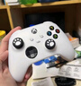 微軟（Microsoft）Xbox無(wú)線(xiàn)游戲手柄 無(wú)線(xiàn)控制器 冰雪白 藍牙適配Xbox/PC/平板/手機 Steam促銷(xiāo)黑神話(huà)悟空 絲之歌 曬單實(shí)拍圖