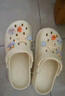 名創(chuàng)優(yōu)品（MINISO）洞洞鞋男女夏季外穿涼鞋防滑厚底踩屎感包頭涼拖鞋 卡其+趣味零食 曬單實(shí)拍圖