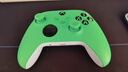 微軟（Microsoft）Xbox無(wú)線(xiàn)游戲手柄 無(wú)線(xiàn)控制器 彩色手柄青森綠 藍牙 適配Xbox/PC/平板/手機 絲之歌空洞騎士 曬單實(shí)拍圖