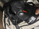 摩多狼（MOTOWOLF）摩托車護膝電動車護具四季防摔機車護肘騎行裝備防風護腿夏季防撞 曬單實拍圖