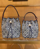 Tory Burch  湯麗柏琦 T MONOGRAM 迷你波士頓斜挎酒桶包170417 Tory 海軍藍 405 OS 曬單實(shí)拍圖