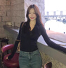 蘇雨薇韓系藏藍色v領正肩長袖t恤女秋季辣妹內搭打底衫修身顯瘦短款上衣 藏藍【關注店鋪-送運費險】 S （80-95斤） 曬單實拍圖