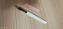 百樂(lè )（PILOT）Kakuno笑臉?shù)摴P小學(xué)生三年級練字專(zhuān)用鋼筆兒童書(shū)法筆簽字筆升學(xué)生日禮物文具套裝 淡粉色白桿 F尖 曬單實(shí)拍圖