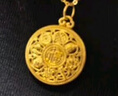 周大生黃金吊墜足金八寶羅盤(pán)福字蓮花掛墜項鏈送老婆送媽媽七夕禮物女 吊墜金重約1.4g（京倉發(fā)貨 贈金色銀鏈） 曬單實(shí)拍圖