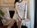紫涵（ZIHAN）紫涵V領(lǐng)印花長(cháng)袖T恤女2025夏季新款甜美學(xué)院風(fēng)蝴蝶結寬松白色上衣 白色 M 曬單實(shí)拍圖