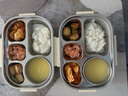 不銹鋼飯盒高中初中學(xué)生上學(xué)上班族專(zhuān)用大容量餐具餐盒分格 五格+餐具+碗+保溫袋【米色】 曬單實(shí)拍圖
