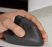 羅技（Logitech）Lift無(wú)線藍(lán)牙鼠標(biāo) 人體工學(xué)系列垂直靜音鼠標(biāo) Vertical立式中小手電腦辦公鼠標(biāo)雙模Mac 多設(shè)備家用 Lift左手版 曬單實(shí)拍圖