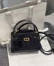 CHARLES&KEITH鱷魚(yú)紋凱莉包手提斜挎婚包包女包生日禮物CK2-50270880-1 Black黑色 S 曬單實(shí)拍圖