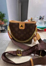 酷奇袋鼠真皮女士水桶包2024七夕高級感單肩斜挎包小眾設計百搭輕奢背包女 咖色(棕邊) 曬單實(shí)拍圖