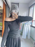 蔚占長(cháng)袖t恤女黑色打底衫女可外穿秋季斜肩辣妹上衣女內搭條紋針織衫 深灰條紋斜肩長(cháng)袖 M 曬單實(shí)拍圖