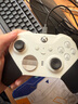微軟（Microsoft）Xbox無(wú)線(xiàn)游戲手柄 Elite 2精英2代二代 白色青春版 無(wú)線(xiàn)控制器 藍牙 PC/平板/手機 Steam 明末 曬單實(shí)拍圖