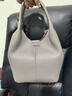 袋鼠卡拉輕奢品牌女包2025新款大氣真皮媽媽包女士手提菜籃子包時(shí)尚斜挎包 淺灰（禮盒裝+長(cháng)肩帶+手包卡包） 小包（長(cháng)23-厚15-高25厘米） 曬單實(shí)拍圖