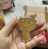中國珠寶玫瑰花黃金金片手捧花束足金金片投資元旦新年紀念禮物送女友老婆 玫瑰花束+品牌禮盒 金重約0.1g 曬單實(shí)拍圖