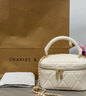 CHARLES&KEITH菱格鏈條手提斜挎小方包生日禮物CK2-80782534 Cream奶白色 小包 曬單實(shí)拍圖