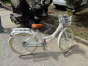 飛鴿（FLYING PIGEON）自行車(chē)成人通勤車(chē)自行車(chē)學(xué)生單車(chē)成人自行車(chē)通勤自行車(chē)女士自行車(chē) 標配珍珠白|單速|(zhì)輻條輪+禮包 26寸適合160-185cm 曬單實(shí)拍圖