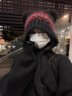 俞兆林費爾島風(fēng)提花羊毛混紡小熊護耳毛線(xiàn)帽子圍巾一體女秋冬顯臉小保暖 黑色 均碼(54-58cm) 曬單實(shí)拍圖
