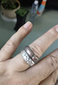 招礦足銀9999實(shí)心光面錘紋男女銀戒指情侶對戒銀飾品 【新款寬版錘紋】一件約7克 足銀9999銀戒指 曬單實(shí)拍圖