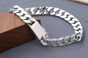 綿德跨境高品質(zhì)時(shí)尚潮個(gè)性邁阿密古巴鏈男士金屬手鏈宴會(huì )珠寶 銀色-20CM 曬單實(shí)拍圖