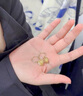 中國(guó)黃金（CHINA GOLD）玫瑰花黃金耳釘女花朵足金耳環(huán)耳墜節(jié)日情人節(jié)禮物送女友老婆媽媽 玫瑰花耳環(huán) 約0.94g【品牌禮盒】 曬單實(shí)拍圖