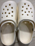 名創(chuàng)優(yōu)品（MINISO）洞洞鞋男女夏季外穿沙灘涼鞋防滑厚底踩屎感包頭涼拖鞋白色40-41 曬單實拍圖