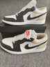 耐克（NIKE）Jordan官方耐克喬丹AJ1板鞋男運動(dòng)鞋夏季低幫緩震輕便抓地553558 153山峰白/灰黑/藤黃 42.5 曬單實(shí)拍圖