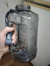樂(lè )扣樂(lè )扣（LOCK&LOCK）小水庫大容量塑料運動(dòng)水杯戶(hù)外冷水壺刻度把手男女杯子2.2L灰色 曬單實(shí)拍圖